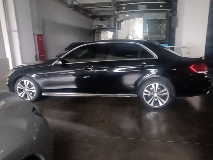 E-Class 2015 Facelift E 200 L Sport photo 3