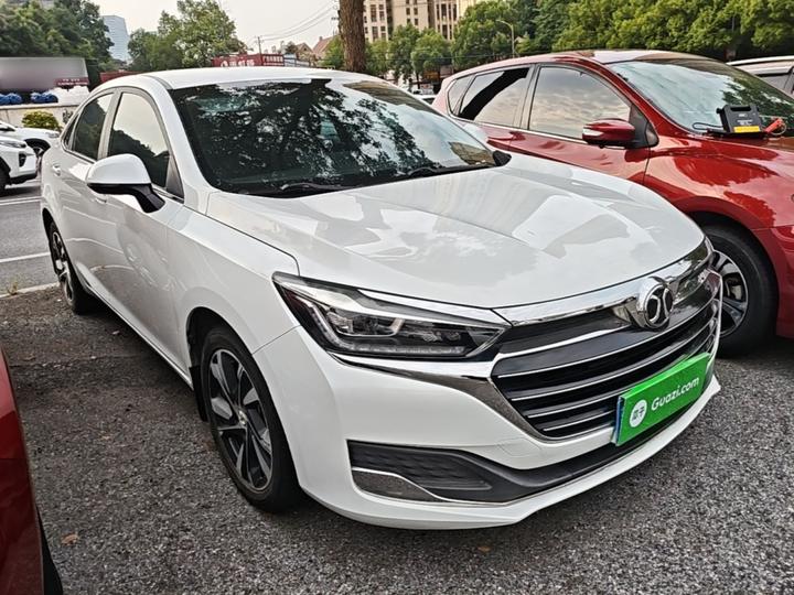 BAIC U7 2019 1.5T MT Elite China V photo 3