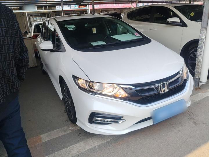 Jade 2017 210TURBO CVT 5-Seater photo 3