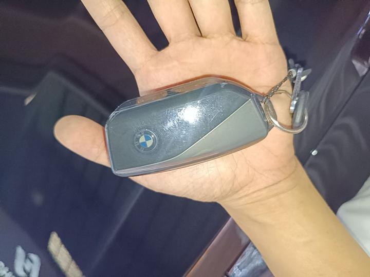 iX1 2023 xDrive30L X Design Package photo 8