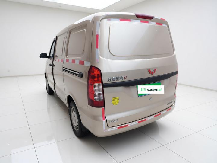 Wuling Hongguang V 2021 1.5L LAR photo 4