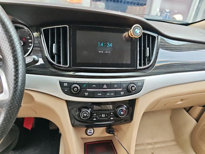 730 2016 1.5L MT Luxury 7-Seater photo 5