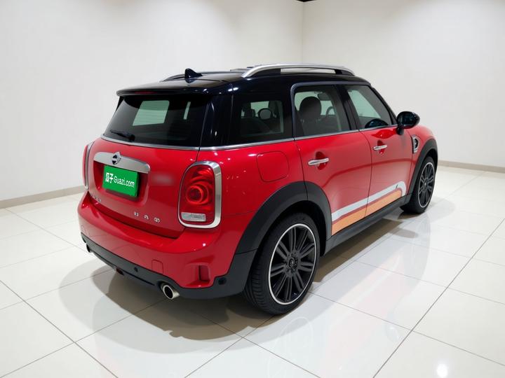 2018 2.0T COOPER S ALL4 photo 4