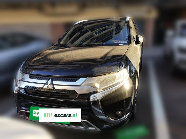 Outlander 2021 2.0L RWD Enjoy 7-Seater photo 2