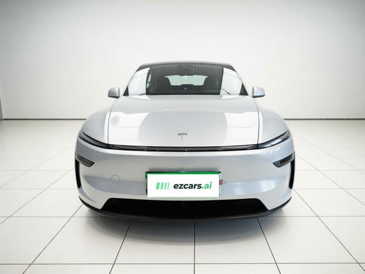 Model Y 2025 RWD photo 2