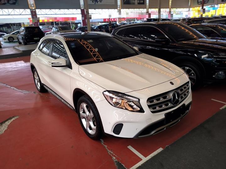 GLA 2017 GLA 200 Dynamic photo 3
