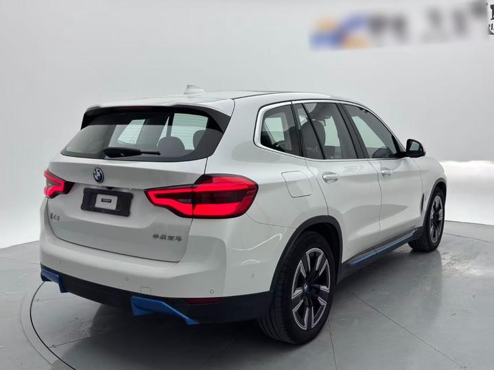 iX3 2021 Facelift Leading photo 6