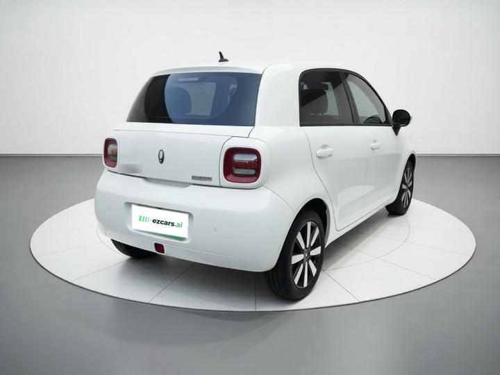 2021 351km Luxury photo 6