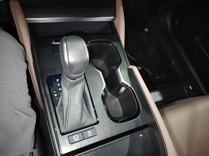 ES 2025 200 Exclusive photo 5