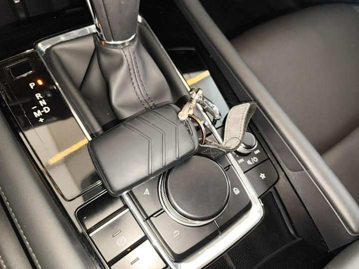 3 Axela 2021 2.0L AT photo 8