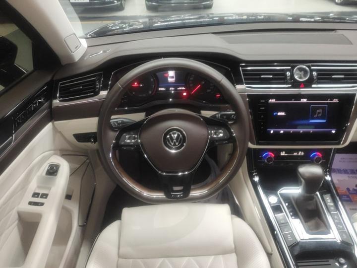 2021 380TSI Premium photo 6