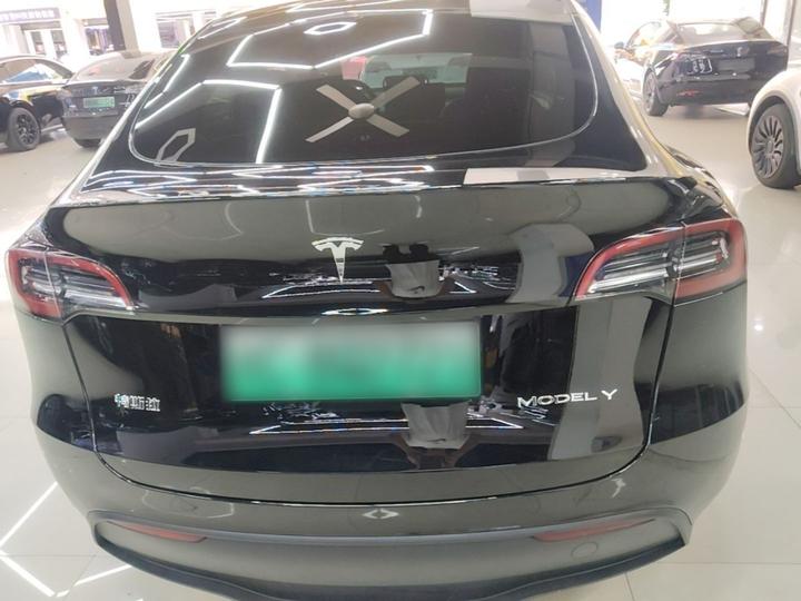 Model Y 2024 RWD photo 5