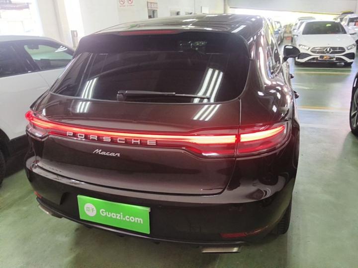 2018 Macan 2.0T photo 3