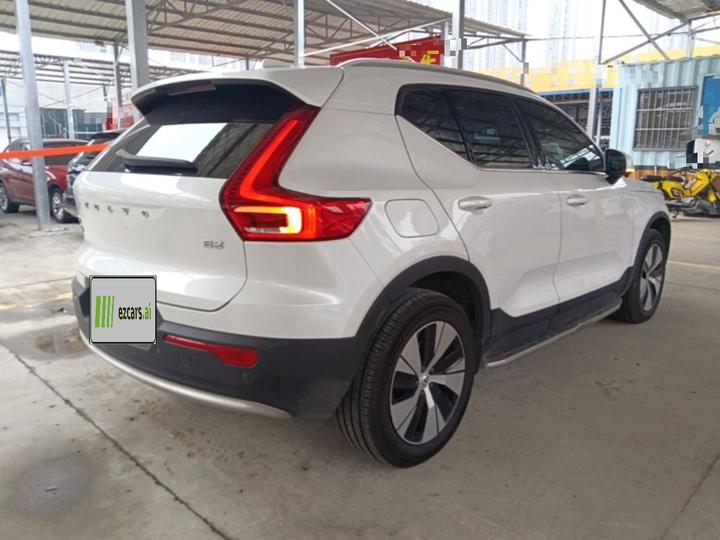 XC40 2023 B3 Luxury photo 4
