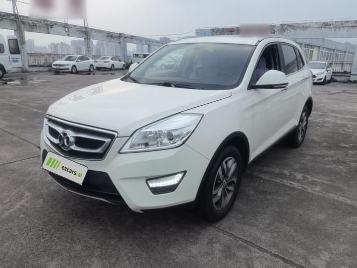 BAIC X65 2015 2.0T AT Elite