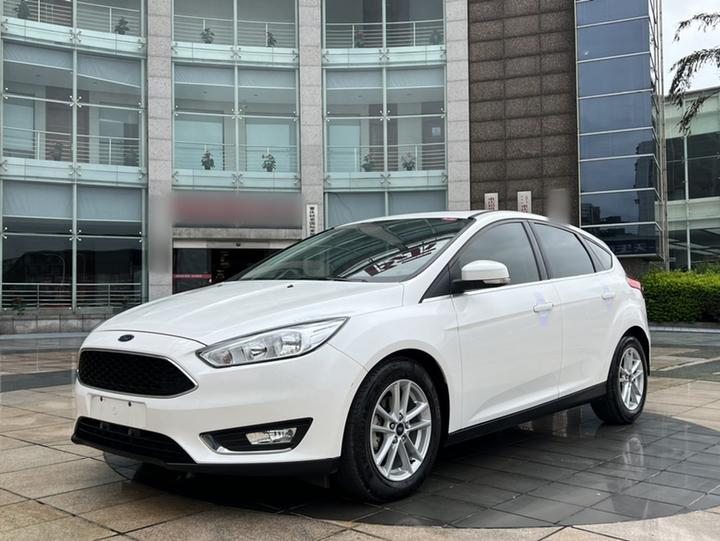 Focus 2018 Hatchback Classic EcoBoost 180 AT Elite
