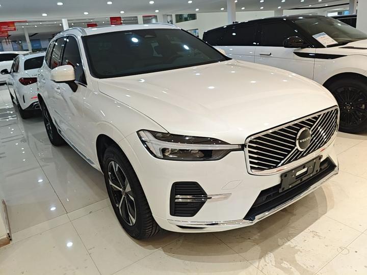 XC60 2026 B5 AWD Luxury photo 3