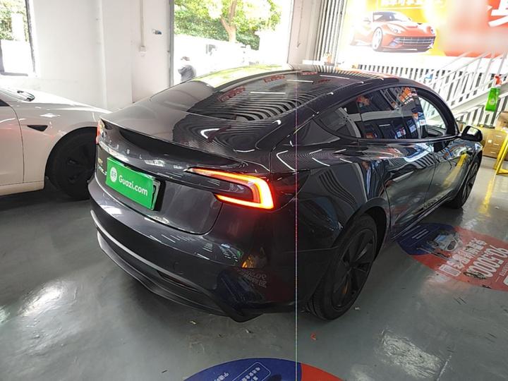 Model 3 2023 RWD photo 4