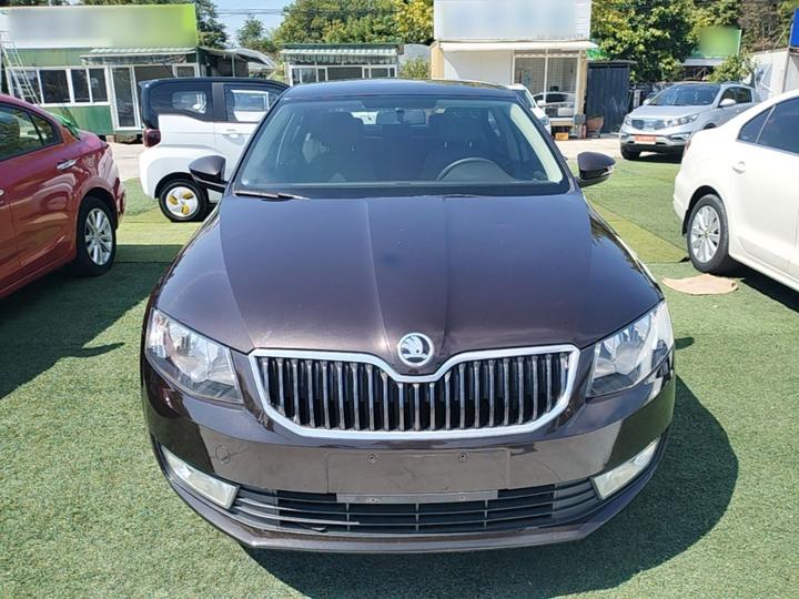 Octavia 2015 1.6L AT photo 2