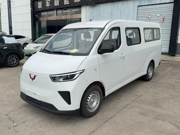 Wuling 2024 300km Comfort Bus 75kW
