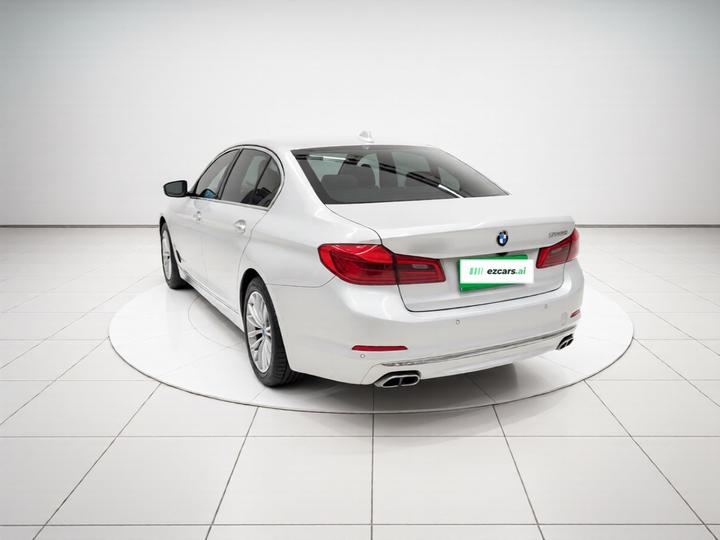 5 Series 2018 525Li Luxury photo 4