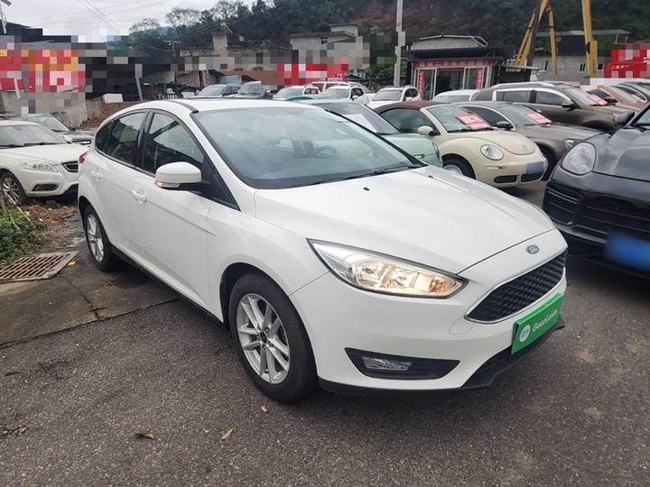 Focus 2018 Hatchback Classic 1.6L AT Fashion photo 3