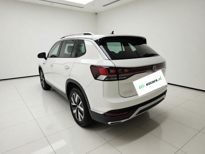 Tayron 2023 330TSI RWD Luxury Plus Advanced photo 4