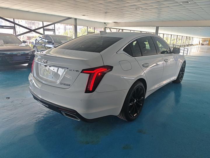 CT5 2022 28T Luxury photo 4