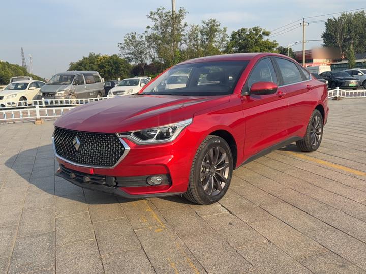 RC-6 2019 1.5T CVT 24 Luxury