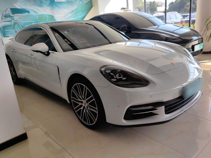 2019 Panamera 4 Executive Extended 2.9T photo 2