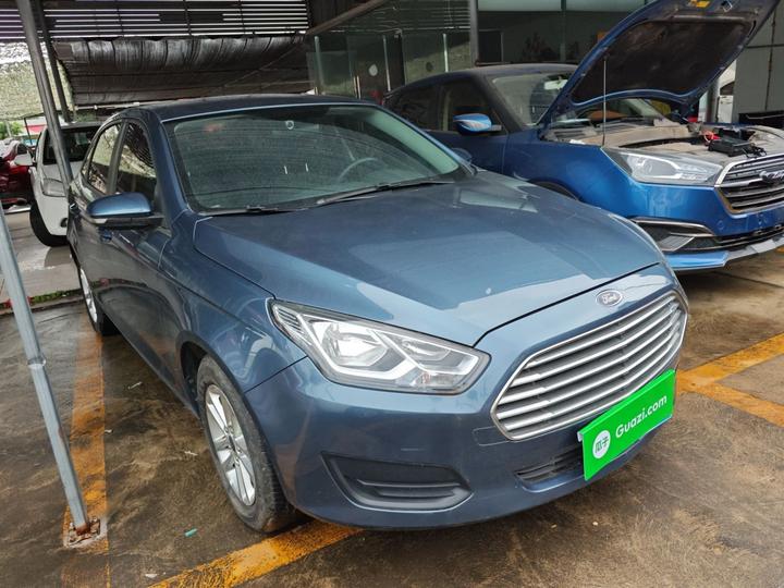 Escort 2019 Facelift 1.5L MT China VI photo 3