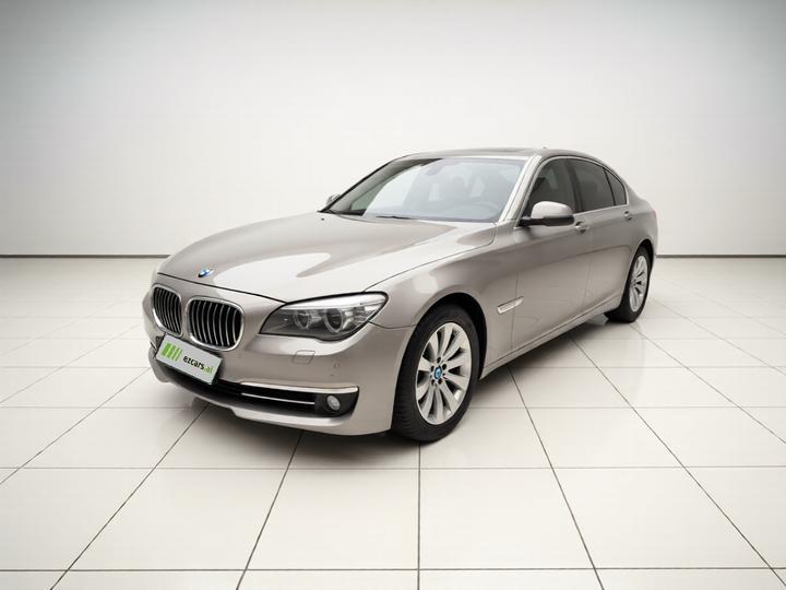 7 Series 2013 740Li Leading