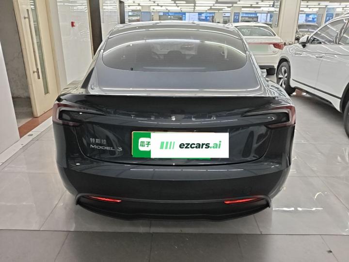 Model 3 2023 RWD photo 5