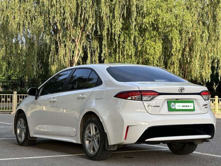 Levin 2022 185T CVT Luxury photo 3