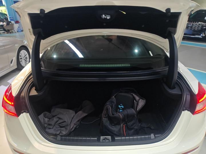 Ghibli 2014 3.0T Standard photo 8
