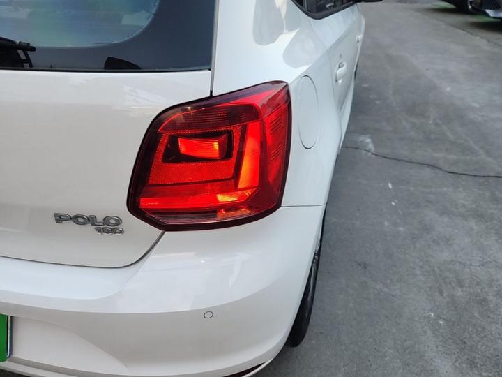 Polo 2016 1.6L AT Comfort photo 7