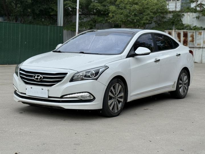 Mistra 2014 1.8L AT Premium DLX
