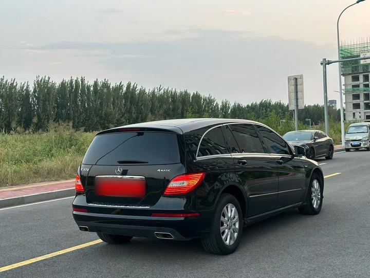 R-Class 2017 R 320 4MATIC Business Edition photo 2