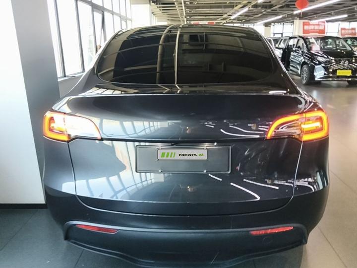 Model Y 2024 RWD photo 5