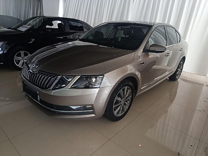 Octavia 2020 1.5L AT Luxury
