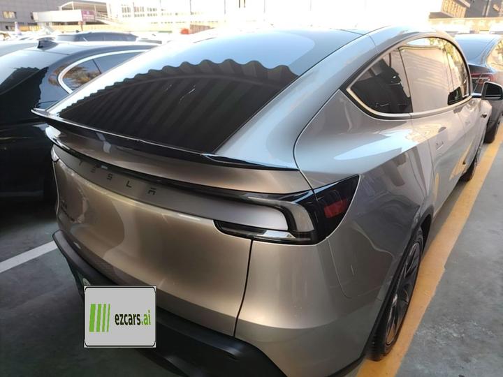 Model Y L 2025 Long Range AWD photo 4