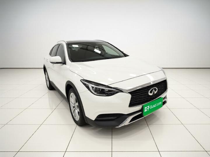 QX30 2017 1.6T RWD Sport photo 3