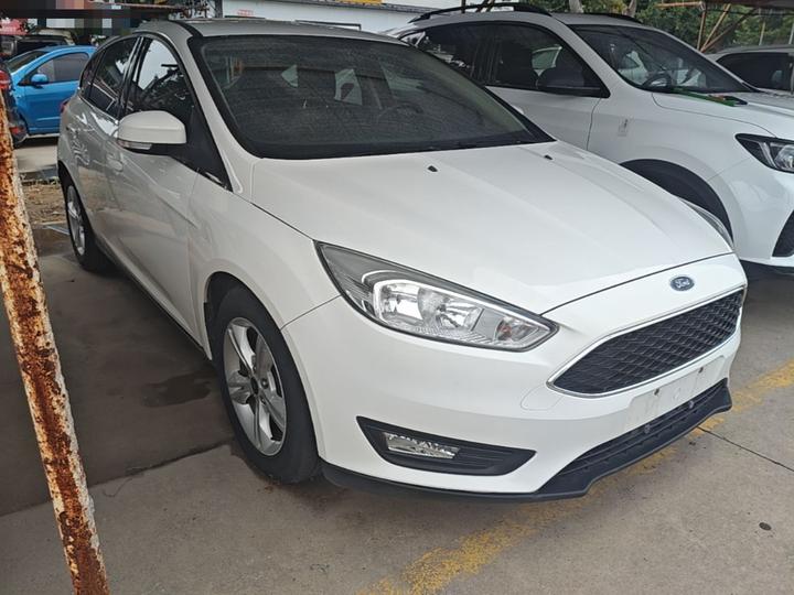 Focus 2017 Hatchback 1.6L AT Comfort photo 3