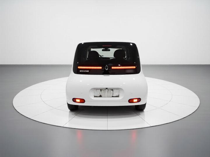 2020 305km Luxury photo 3