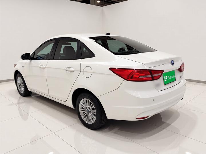 Escort 2015 1.5L AT Comfort photo 4