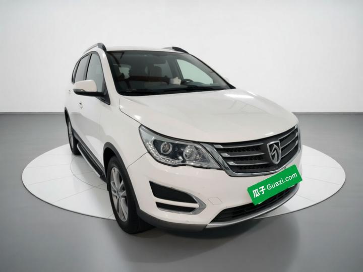 560 2016 1.8L MT Value photo 3