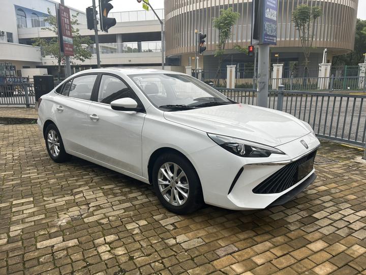 i5 2023 1.5L CVT Luxury photo 3