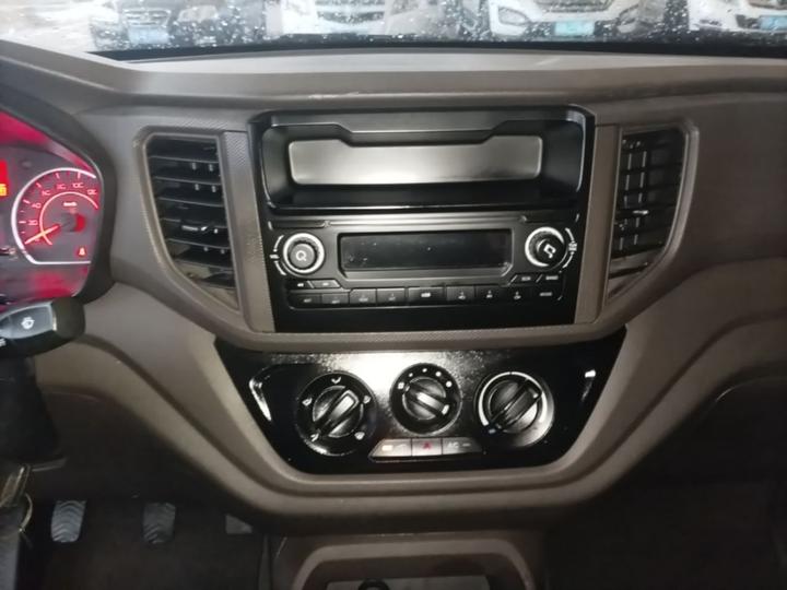 Wuling Hongguang V 2022 1.5L LAR photo 8