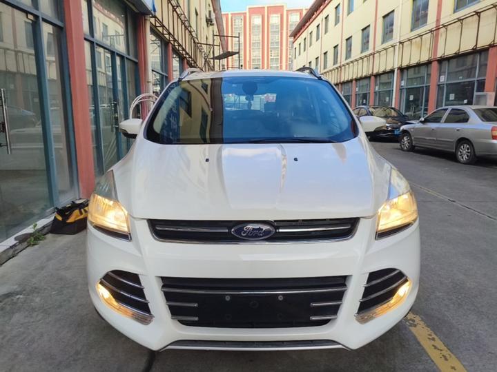 Kuga 2015 1.5L GTDi RWD photo 2