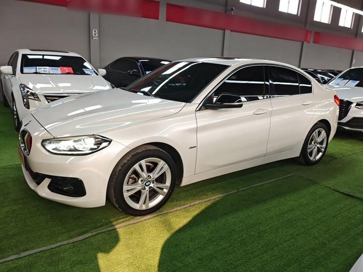 1 Series 2018 118i Design Package photo 4
